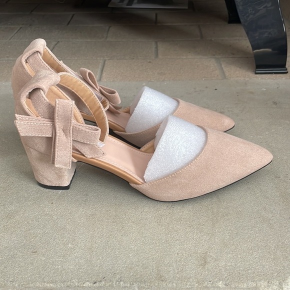 Neutral Pointed Toe Heels Faux Suede 8-8.5 - Picture 4 of 5